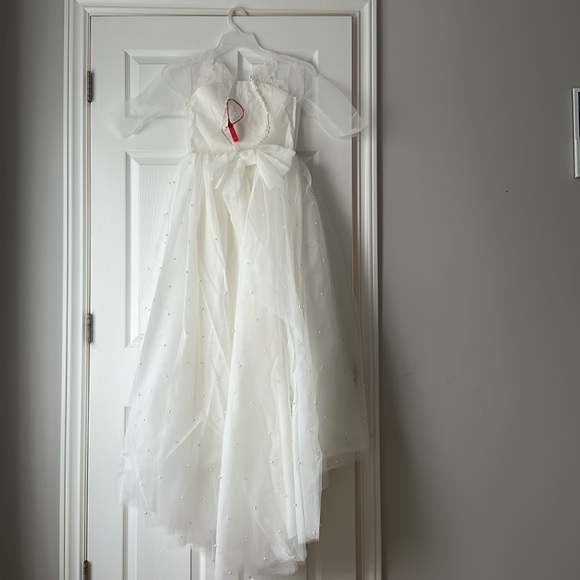 Brand New- Pearled skirt flower girl dress with bow and train. - Picture 6 of 8